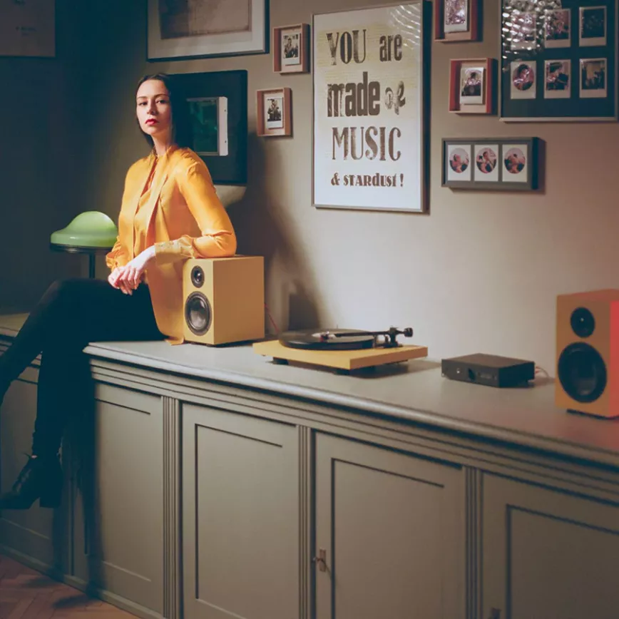 dyke_and_dean_pro_ject_colourful_audio_system_speaker_yellow_turntable_set_d3389d8d_e965_4550_a96d_72eb5a10381c_1024x1024.webp