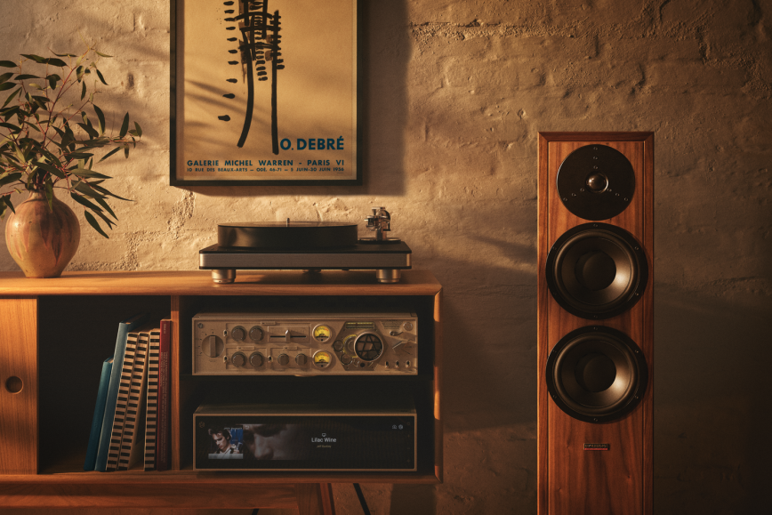 dynaudio_heritagecollection_contourlegacy_04.png