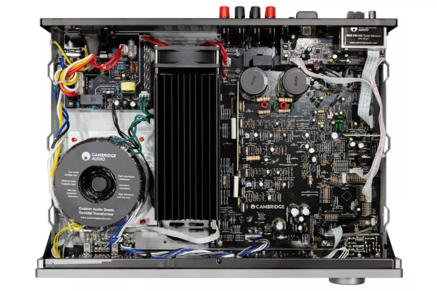 cambridge_audio_axr_100_bluetooth_stereo_receiver_596_1051x700.webp