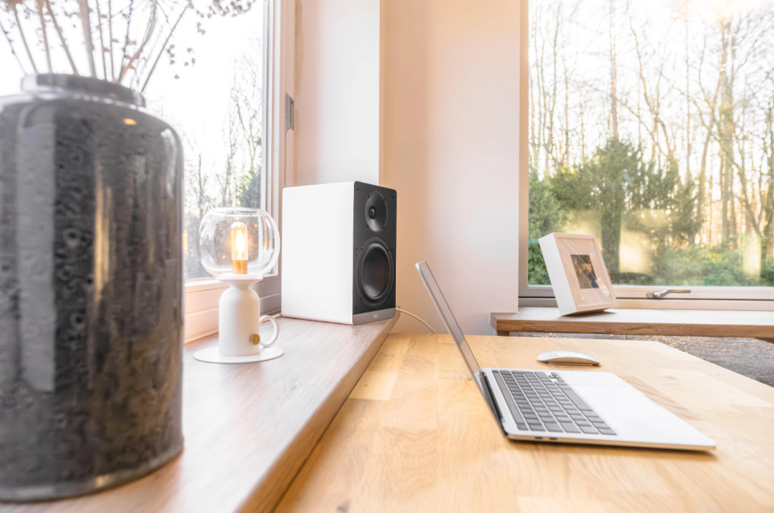 debut_connex_dcb61_walnut_environment.png