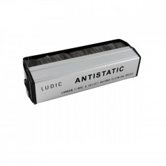 Ludic Audio Exstatic carbon fibre and velvet brush hos Hifi-Punkten.se